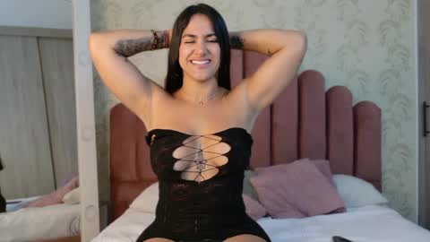 Queen Cruz online show from October 5, 1:15 am