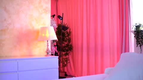 Arielle online show from November 25, 9:42 am