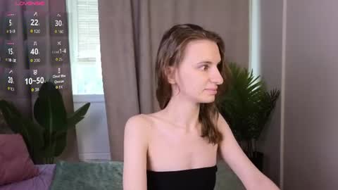 Snapshot of _ash_leyy_ chatting on July 29, 1:37 am _ash_leyy_ online show from July 29, 1:37 am