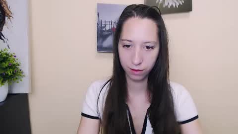 Snapshot of _astraia_ chatting on June 29, 10:15 am _astraia_ online show from June 29, 10:15 am