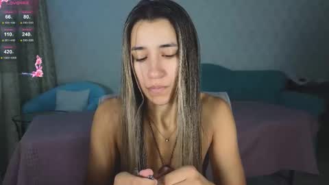 Snapshot of _aura_18 chatting on February 19, 1:45 am _aura_18 online show from February 19, 1:45 am