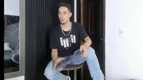 Snapshot of _axel_09 chatting on May 5, 3:58 am _axel_09 online show from May 5, 3:58 am