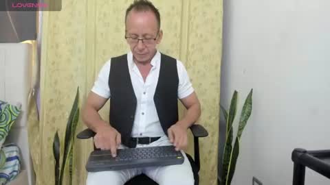Snapshot of _axelking1_ chatting on July 6, 11:40 am Axel online show from July 6, 11:40 am