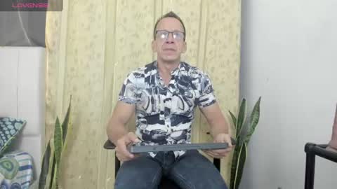 Snapshot of _axelking1_ chatting on July 8, 11:48 am Axel online show from July 8, 11:48 am