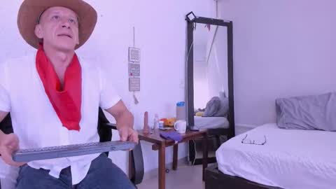 _axelking_ online show from January 19, 11:36 am