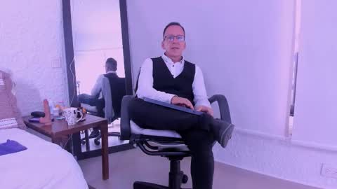 _axelking_ online show from February 9, 11:36 am