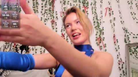 Snapshot of _bellaclark chatting on May 29, 9:24 pm Bella online show from May 29, 9:24 pm