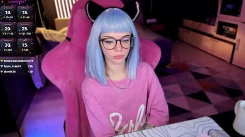 Snapshot of _black_fox__ chatting on April 21, 1:42 am Olivia Subscribe to my Fansly - online show from April 21, 1:42 am