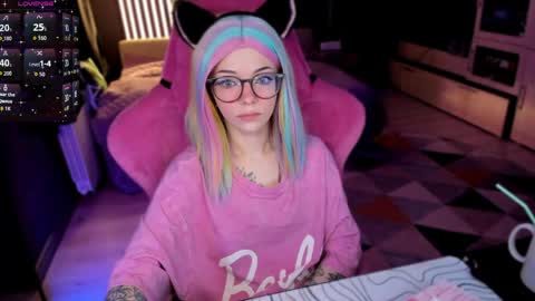 Snapshot of _black_fox__ chatting on April 22, 11:17 pm Olivia Subscribe to my Fansly - online show from April 22, 11:17 pm