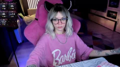 Snapshot of _black_fox__ chatting on April 24, 11:40 pm Olivia Subscribe to my Fansly - online show from April 24, 11:40 pm