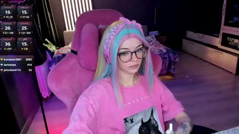 Snapshot of _black_fox__ chatting on May 16, 12:07 am Olivia Subscribe to my Fansly - online show from May 16, 12:07 am
