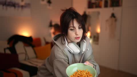 Snapshot of _blackbee_ chatting on October 31, 11:44 am Lili online show from October 31, 11:44 am