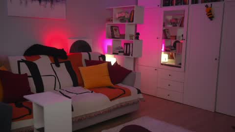 Lili online show from April 17, 9:34 am