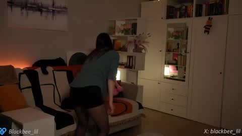 Snapshot of _blackbee_ chatting on May 27, 5:21 pm Lili online show from May 27, 5:21 pm