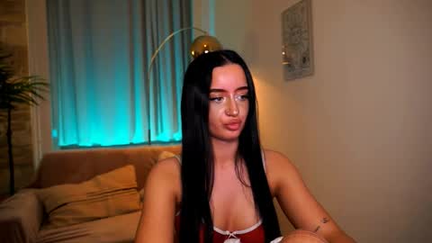 Pearl online show from April 16, 9:39 pm