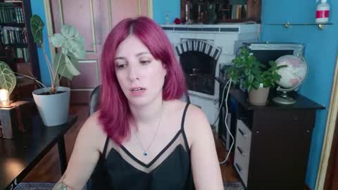 Snapshot of _blackpearl chatting on July 13, 11:57 am Laura online show from July 13, 11:57 am
