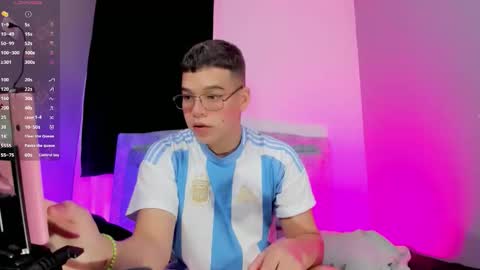 Snapshot of _blake_boy chatting on October 15, 11:43 am _blake_boy online show from October 15, 11:43 am