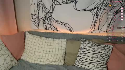 Snapshot of _blonde_barbie_ chatting on March 9, 9:36 pm Elizabeth online show from March 9, 9:36 pm