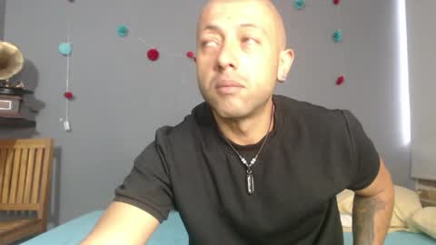 Snapshot of _bonnie__and_clyde chatting on May 29, 10:30 pm _bonnie__and_clyde online show from May 29, 10:30 pm