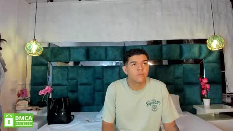 _bonnyandclyde online show from January 17, 12:43 pm