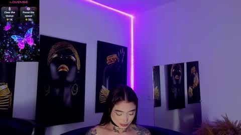 Brenna online show from February 6, 9:29 pm