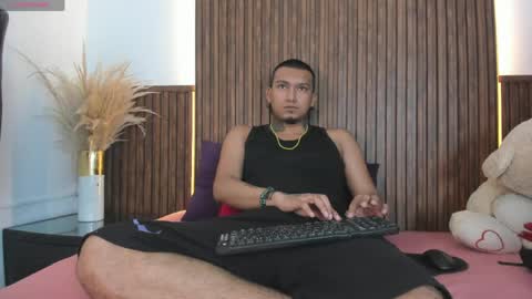 Snapshot of _cannabitch chatting on May 4, 8:05 pm Shatta Sara online show from May 4, 8:05 pm