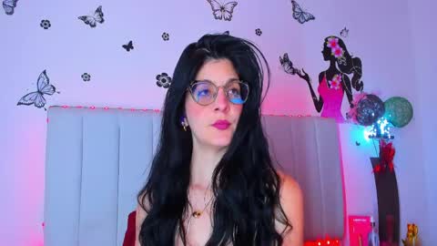 Snapshot of _caro_lyne_ chatting on April 19, 9:17 pm Carolina online show from April 19, 9:17 pm