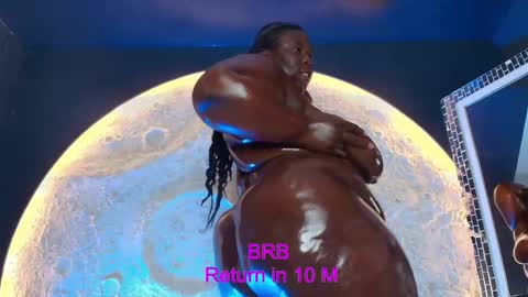 Snapshot of _carolinagomez chatting on April 23, 7:16 pm Caro. online show from April 23, 7:16 pm