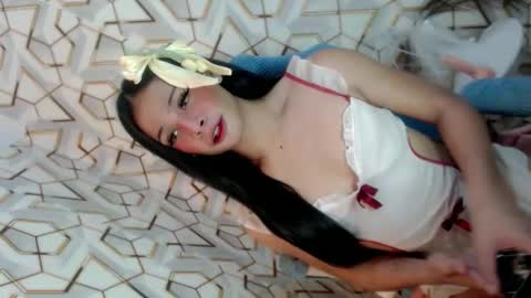 Snapshot of _caroline18_ chatting on May 5, 4:48 pm Kate flores online show from May 5, 4:48 pm