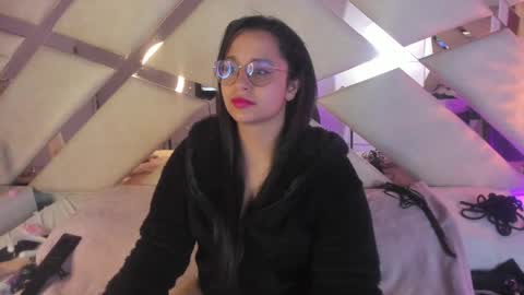 Caroline Sweet online show from December 13, 6:10 am