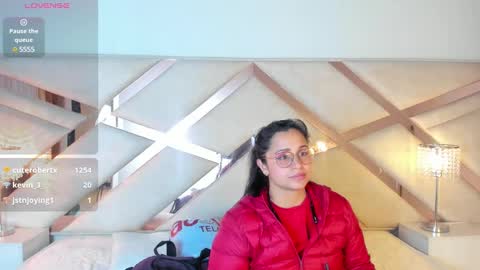 Caroline Sweet online show from December 21, 11:01 am