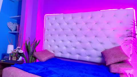 Caroline Sweet online show from January 20, 1:39 am