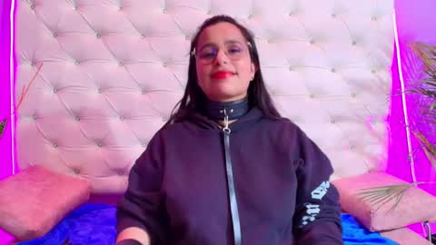 Caroline Sweet online show from January 20, 1:53 pm