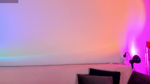 Christina Chris online show from April 16, 8:04 am