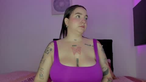 Snapshot of _cee_leste chatting on June 3, 1:41 am _cee_leste online show from June 3, 1:41 am