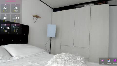 Bella  online show from February 2, 10:30 pm