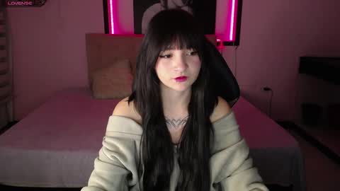 _charlotte_collins_ online show from January 9, 2:20 pm