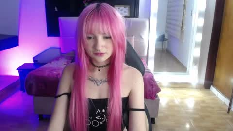 Snapshot of _charlotte_collins_ chatting on April 28, 3:50 pm _charlotte_collins_ online show from April 28, 3:50 pm
