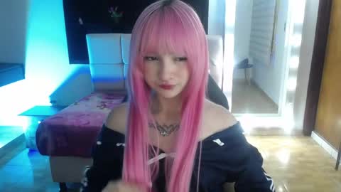 Snapshot of _charlotte_collins_ chatting on May 1, 2:32 pm _charlotte_collins_ online show from May 1, 2:32 pm