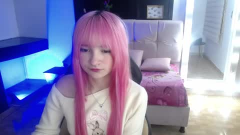Snapshot of _charlotte_collins_ chatting on May 2, 3:28 pm _charlotte_collins_ online show from May 2, 3:28 pm