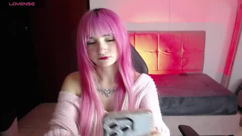Snapshot of _charlotte_collins_ chatting on May 15, 2:24 pm _charlotte_collins_ online show from May 15, 2:24 pm