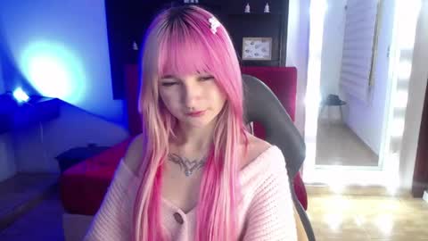 Snapshot of _charlotte_collins_ chatting on May 25, 3:29 pm _charlotte_collins_ online show from May 25, 3:29 pm