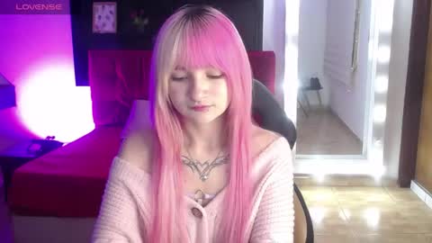Snapshot of _charlotte_collins_ chatting on June 3, 3:39 pm _charlotte_collins_ online show from June 3, 3:39 pm