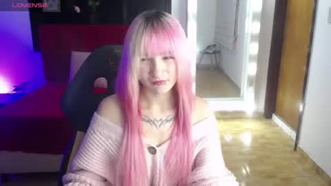 Snapshot of _charlotte_collins_ chatting on June 12, 3:11 pm _charlotte_collins_ online show from June 12, 3:11 pm