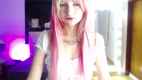 Snapshot of _charlotte_collins_ chatting on June 23, 4:16 pm _charlotte_collins_ online show from June 23, 4:16 pm