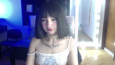 Snapshot of _charlotte_collins_ chatting on July 24, 4:38 pm _charlotte_collins_ online show from July 24, 4:38 pm