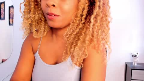 _charlottedavis online show from January 26, 4:20 pm