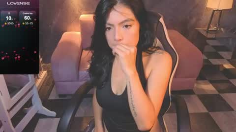 Snapshot of _charlottee_b chatting on June 12, 8:08 pm _charlottee_b online show from June 12, 8:08 pm