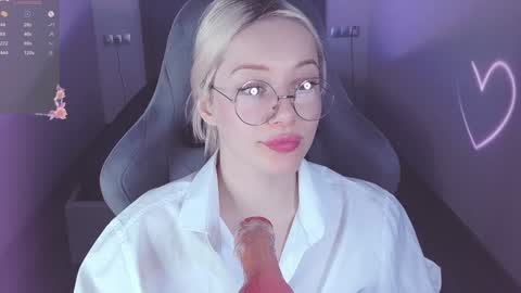 Snapshot of _chatur_babe chatting on December 12, 2:22 pm Angelina online show from December 12, 2:22 pm