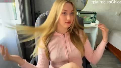 Snapshot of _chloe_miller_ chatting on July 7, 2:54 pm _chloe_miller_ online show from July 7, 2:54 pm